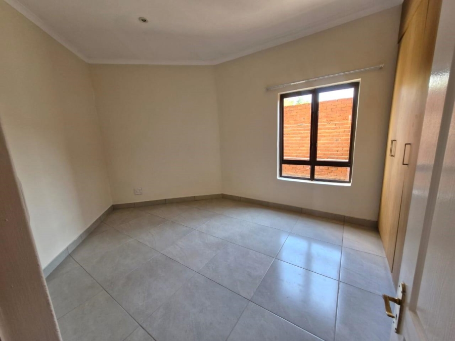 To Let 3 Bedroom Property for Rent in Meerhof North West